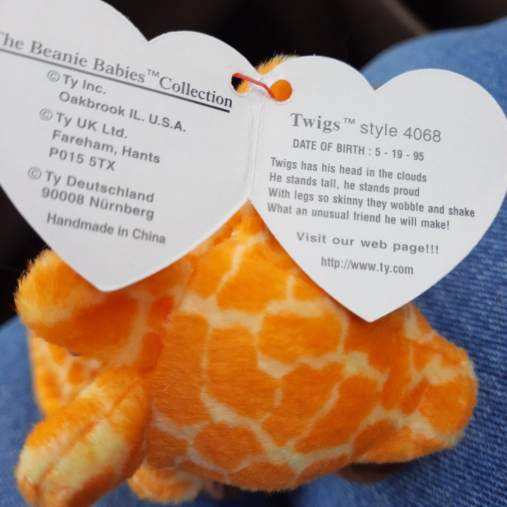 Collector Giraffe Twigs beanie